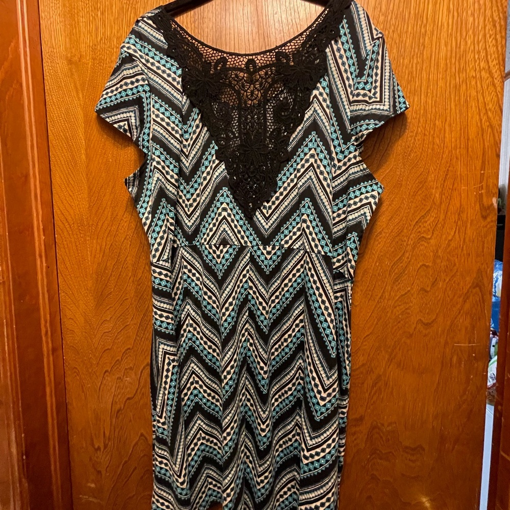 Rue+ - Midi dress w/crochet detail - 3X - white, aqua, black - like new - Picture 4 of 4